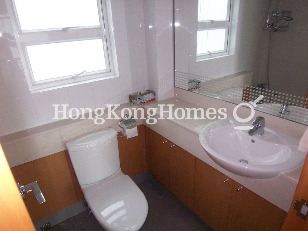 Guest Bathroom — 莊士明德軒，西半山