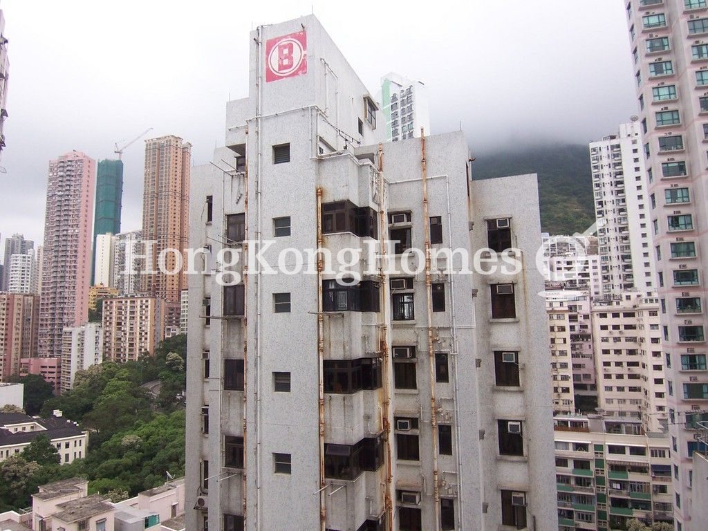 View from Balcony off Kitchen — 莊士明德軒，西半山