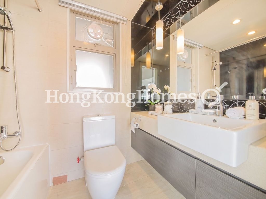Master Bathroom — 匯賢居，西營盤