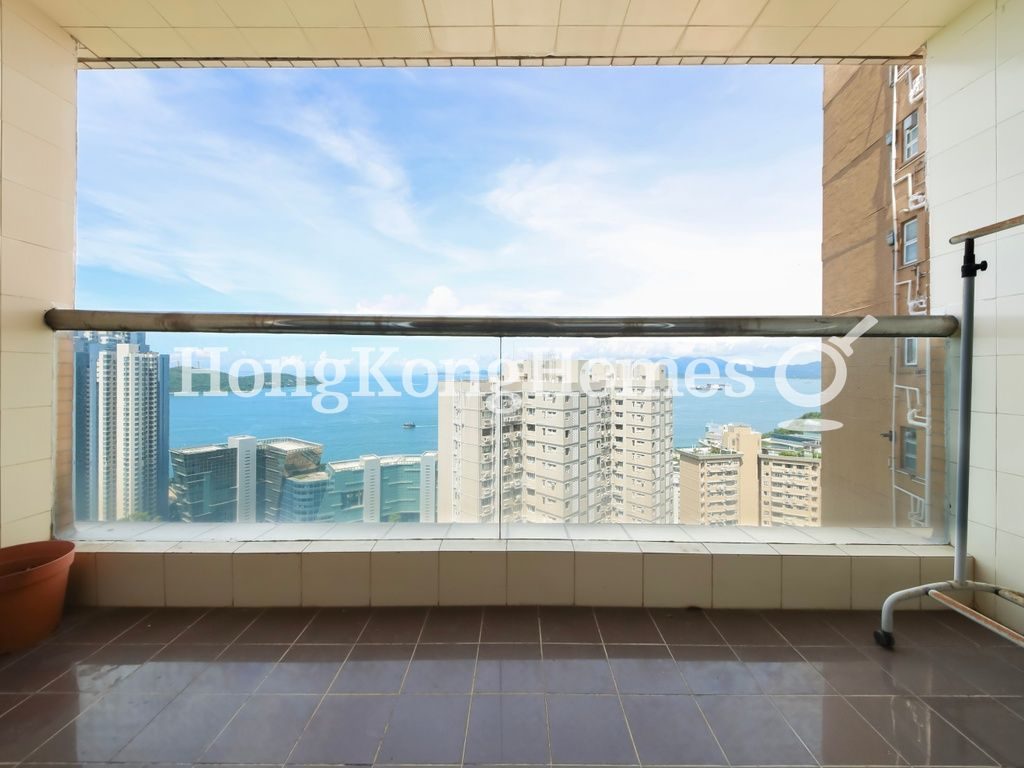 Balcony off Living and Dining Room — 碧瑤灣 - 第26座，薄扶林