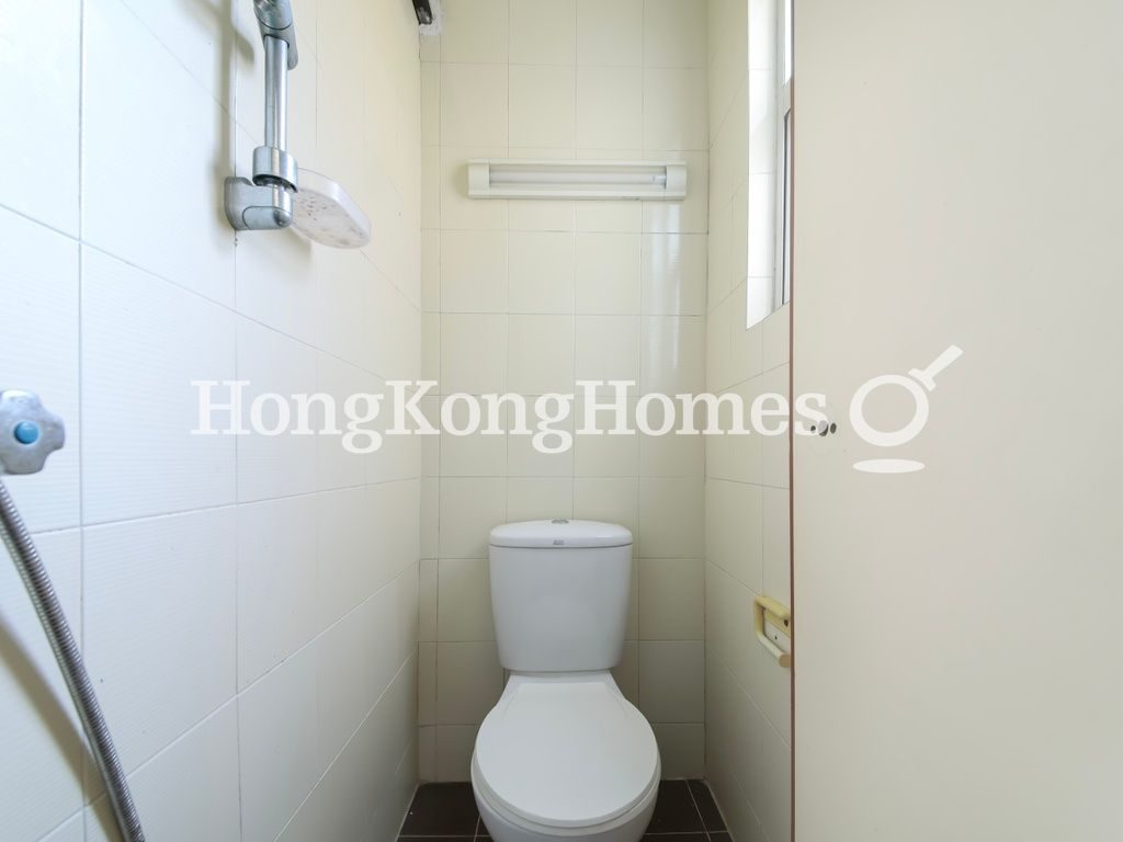 Maid's Washroom — 碧瑤灣 - 第26座，薄扶林