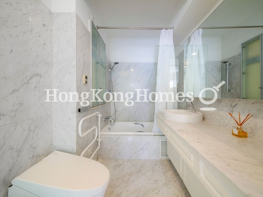 Master Bathroom — 鳳輝臺 18-19A號，跑馬地