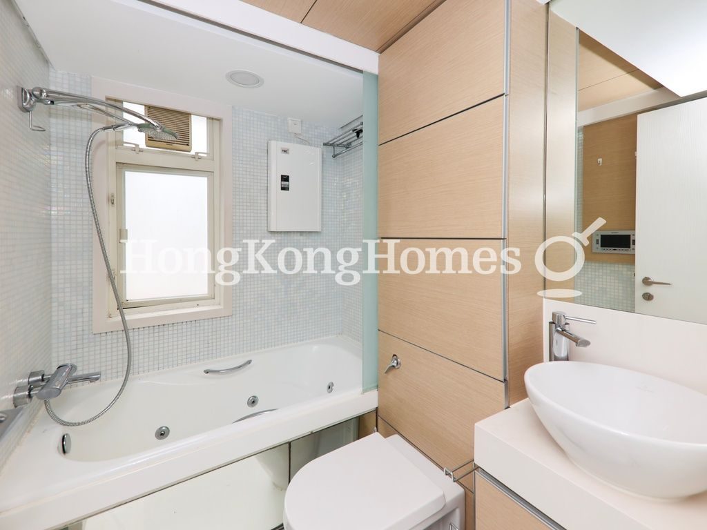 Guest Bathroom — CentreStage - Block 02, Central