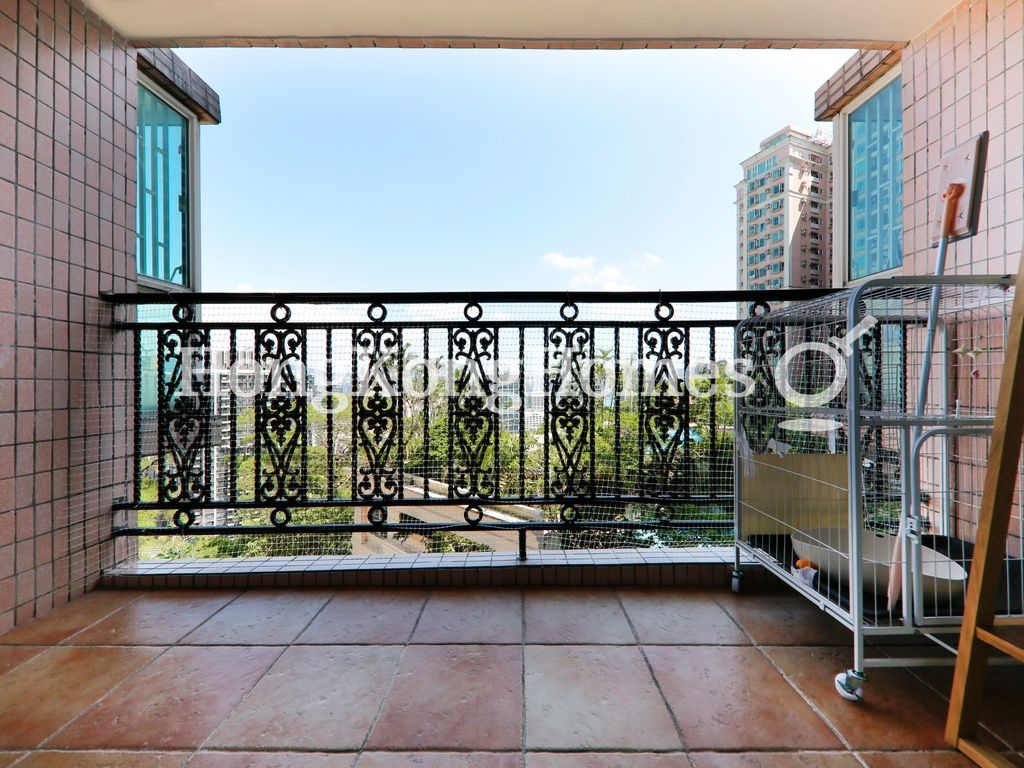 Balcony off Living and Dining Room — 寶馬山花園 06座，北角半山