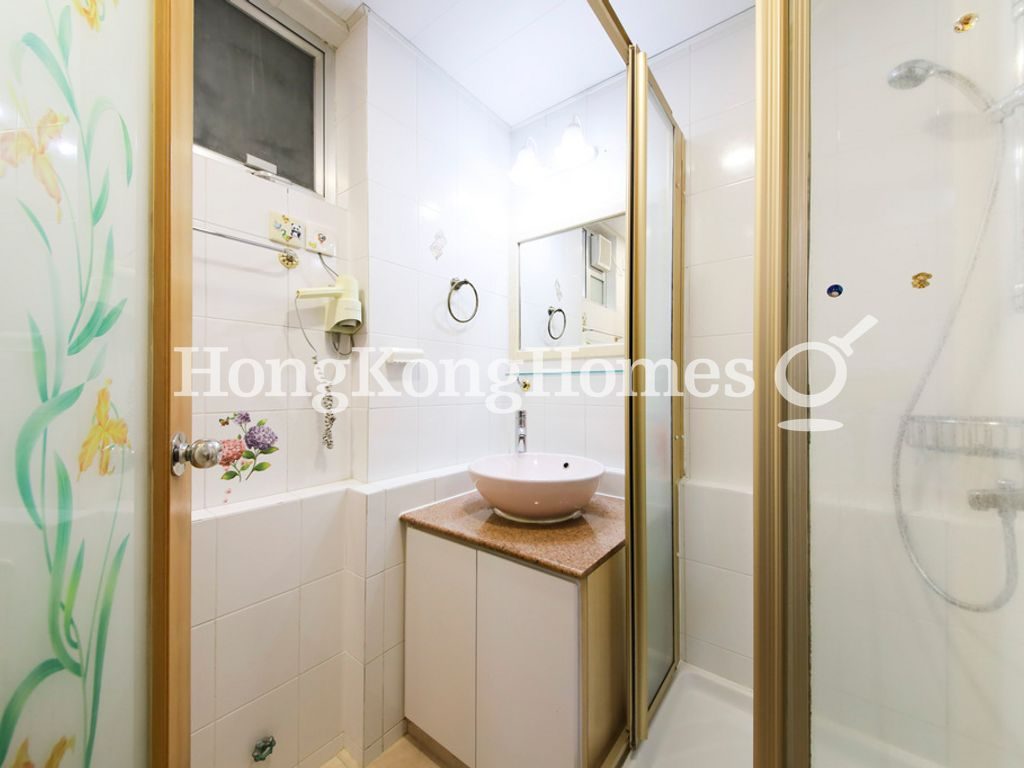 Master Bathroom — Taikoo Shing - Begonia Mansion, Taikoo Shing