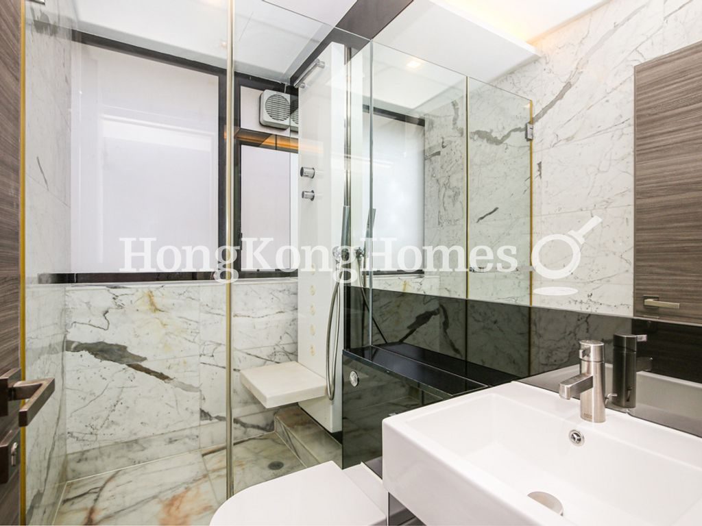 Guest Bathroom — 嘉苑，中半山