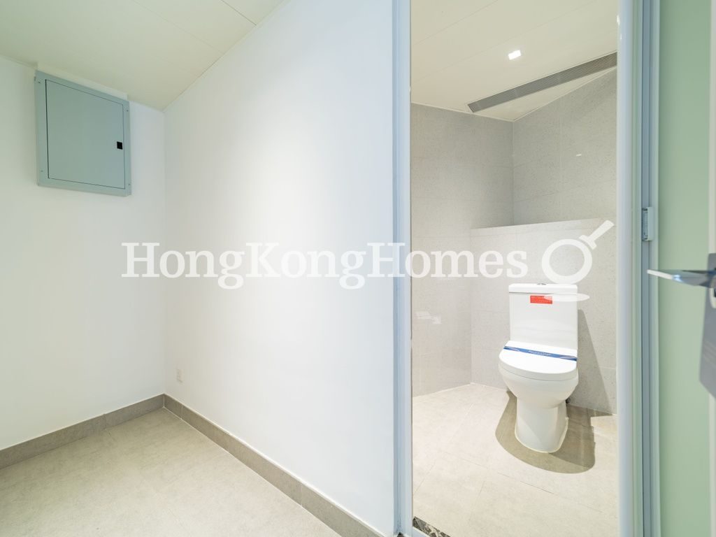 Maid's Room and Washroom — 港島南岸 - 第 3B期 Blue Coast - 第 2B座，黃竹坑