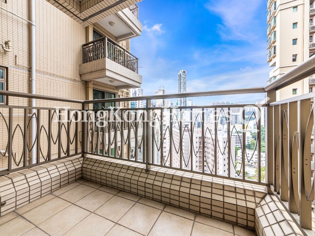 Balcony off Living and Dining Room — 尚翹峰 3 座，灣仔