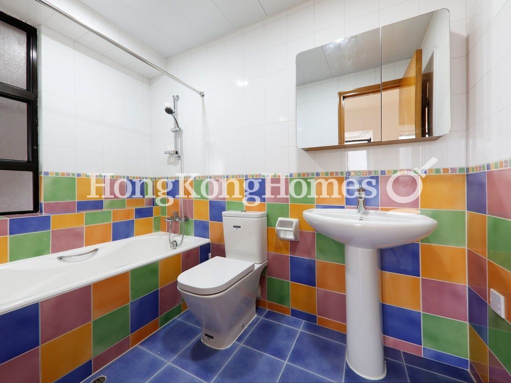 Master Bathroom — Robinson Heights III, Mid-levels West
