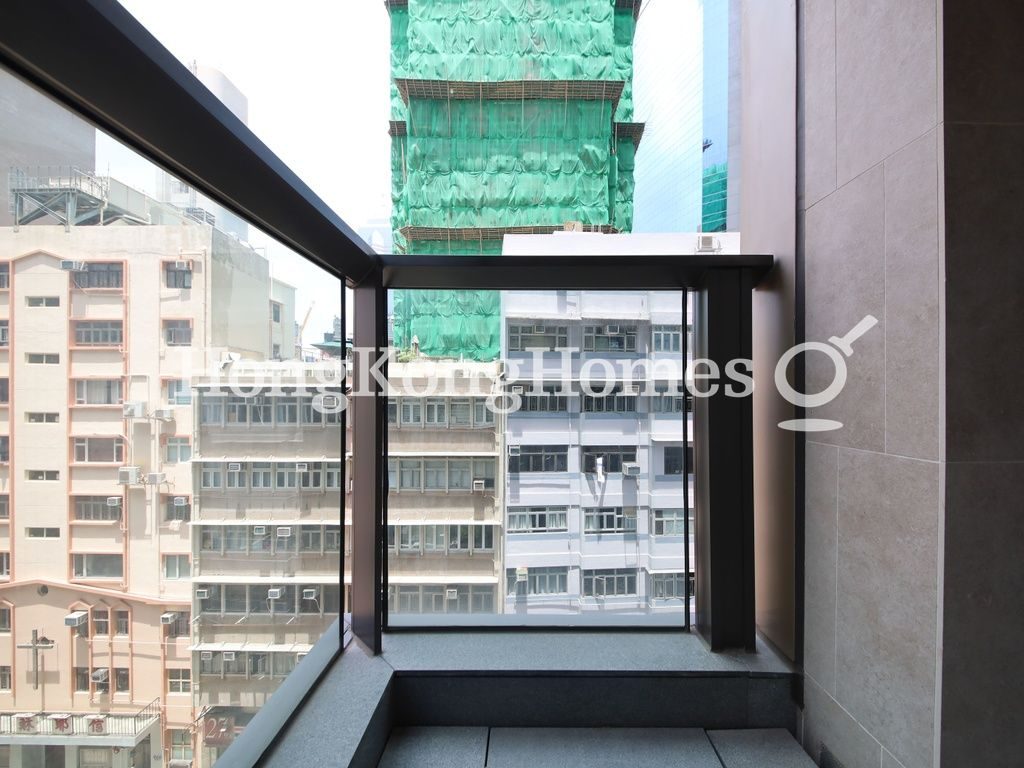 Balcony off Living and Dining Room — 本舍，西半山