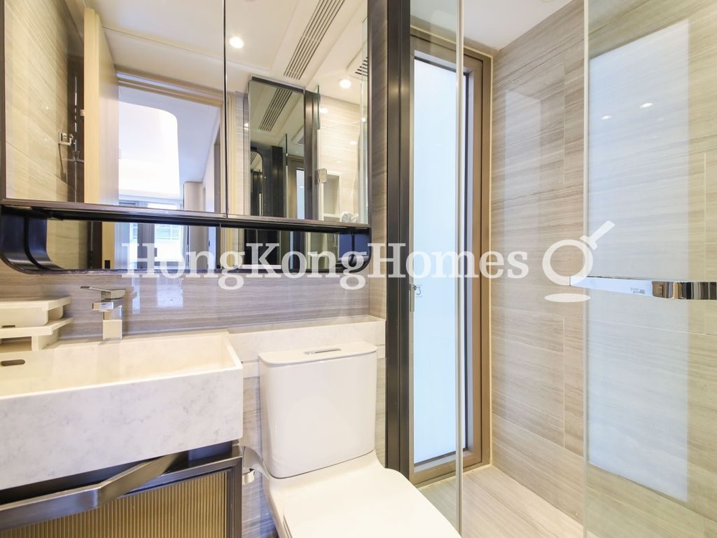 Guest Bathroom — 本舍，西半山