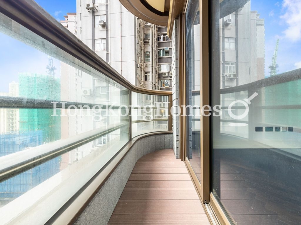 Balcony off Living and Dining Room — Castle One，西半山