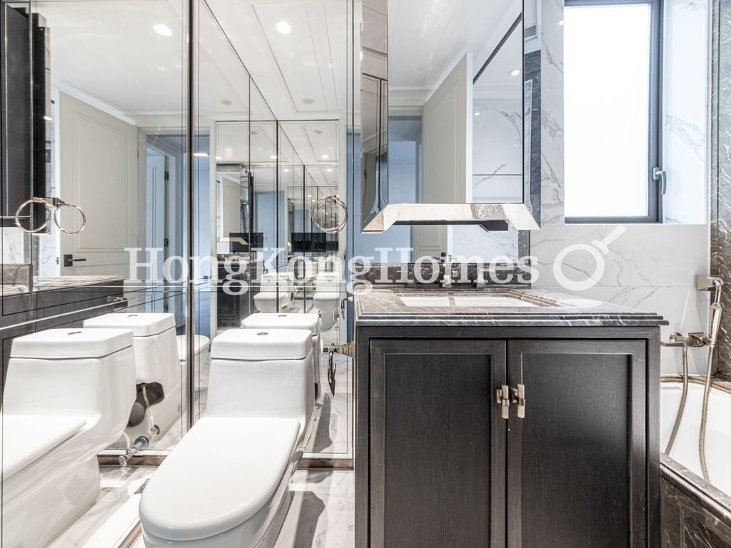 Guest Bathroom — Castle One，西半山