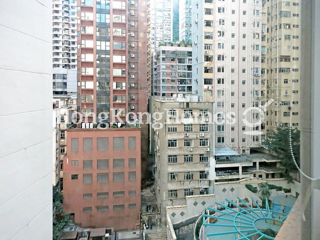 View from Master Bedroom — 嘉輝大廈，西半山