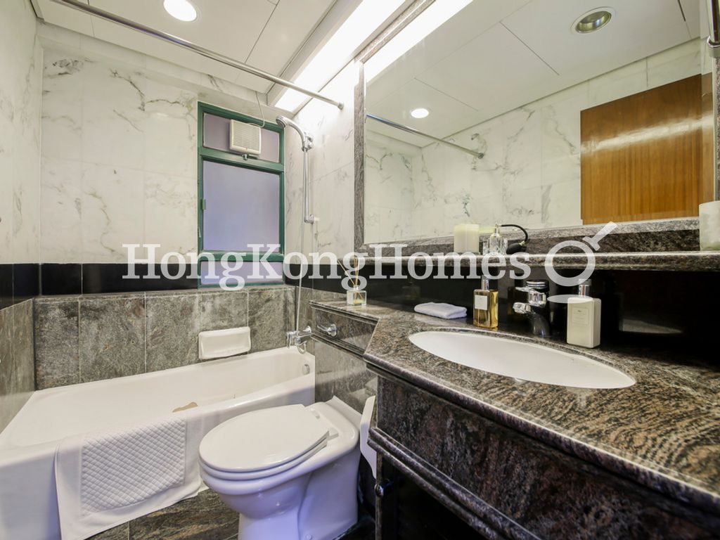 Guest Bathroom — 曉峰閣 - 第04座 雋巒，中半山