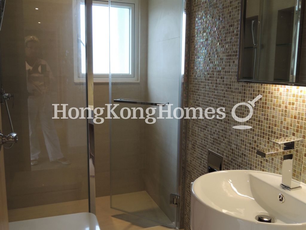 Guest Bathroom — 御林峰 - 第01座，沙田