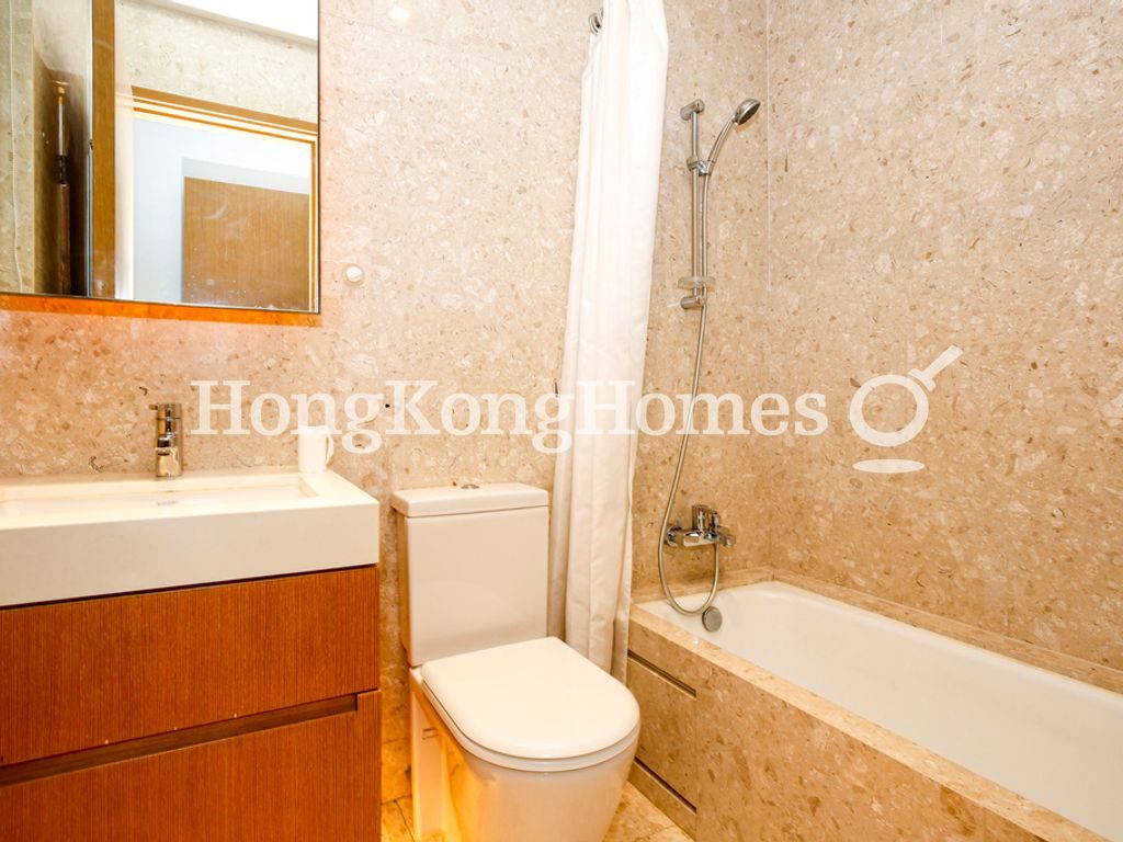 Master Bathroom — 西浦，上環