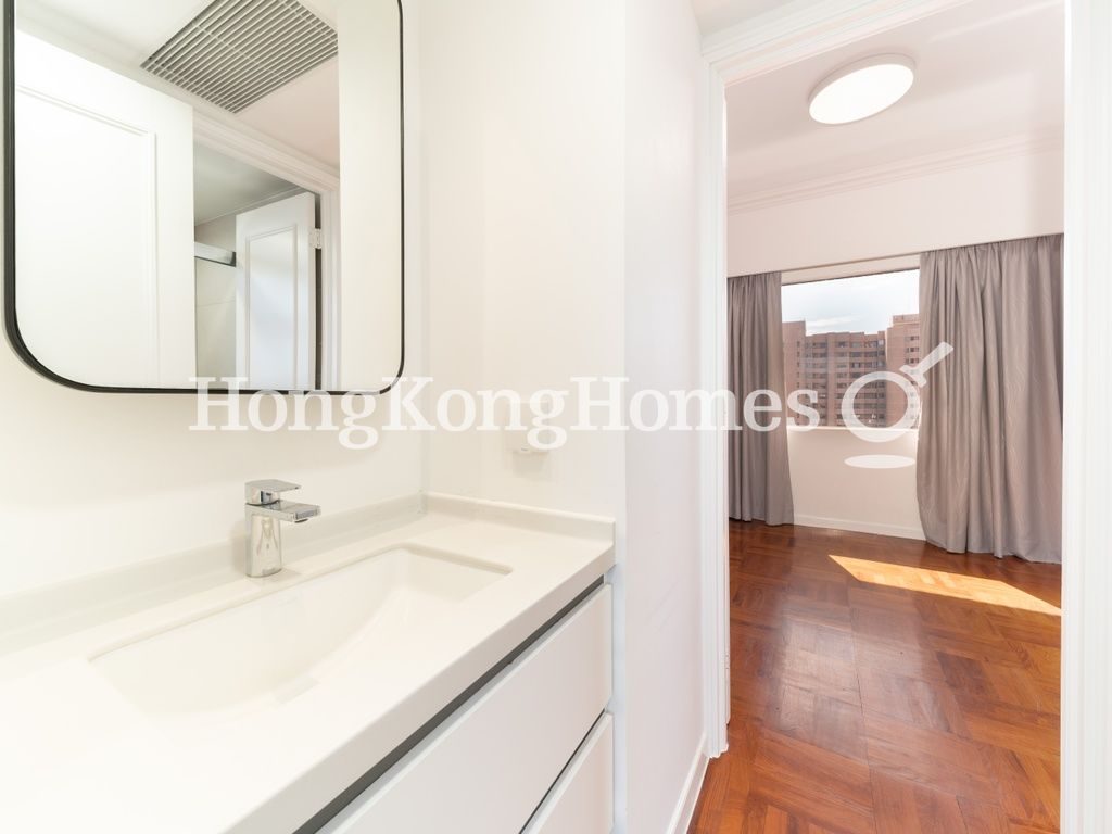Master Bathroom — 陽明山莊 03座 山景園，淺水灣