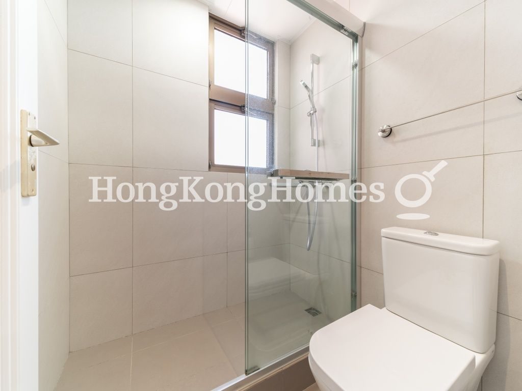 Master Bathroom — 陽明山莊 03座 山景園，淺水灣