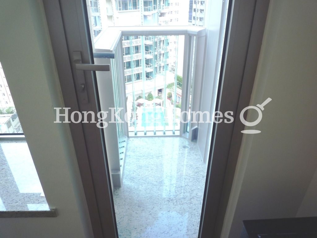 Balcony off Second Ensuite Bedroom — 囍匯 - 第2期- 第2座，灣仔