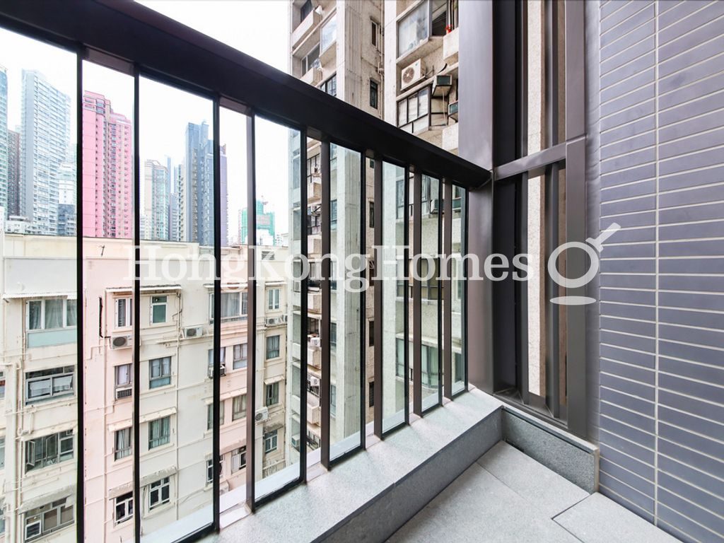 Second Balcony off Living and Dining Rm — 本舍，西半山
