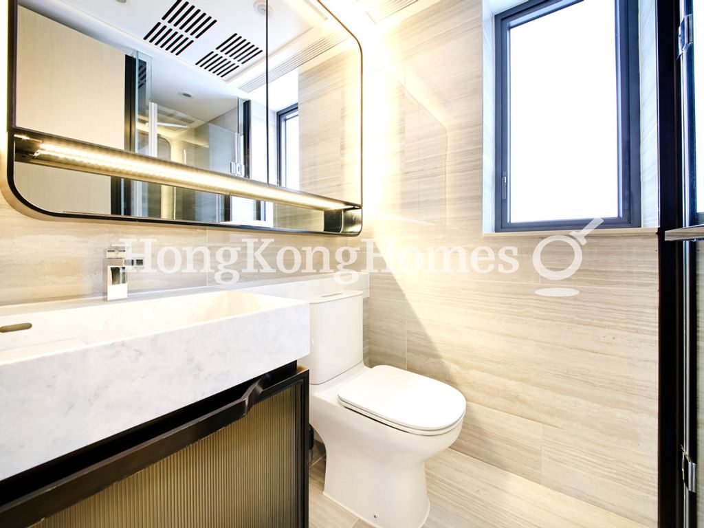Guest Bathroom — 本舍，西半山