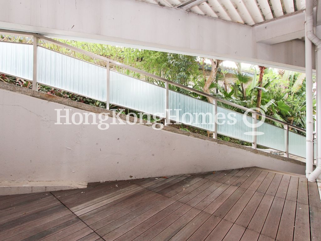 Private Terrace off Second Bedroom — 影灣園 - Taggart，淺水灣