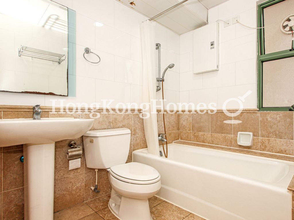 Master Bathroom — Robinson Place - Block 01, Mid-levels West