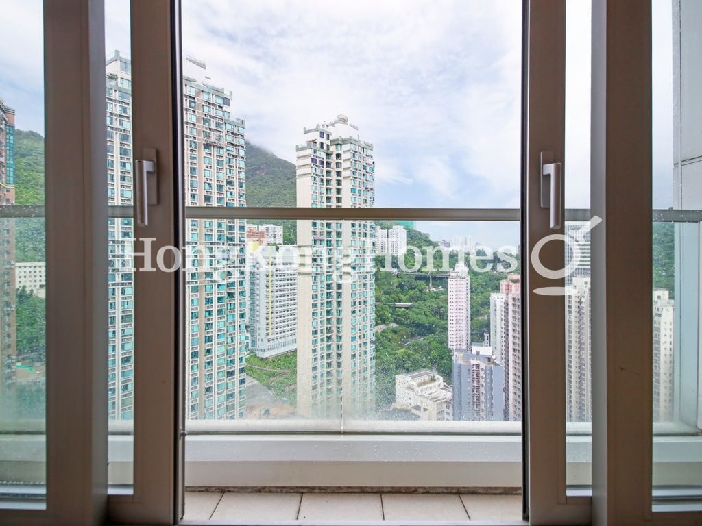 Balcony off Living and Dining Room — Lexington Hill，西環堅尼地城