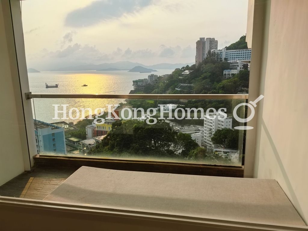 Balcony off Living and Dining Room — 碧荔臺，薄扶林