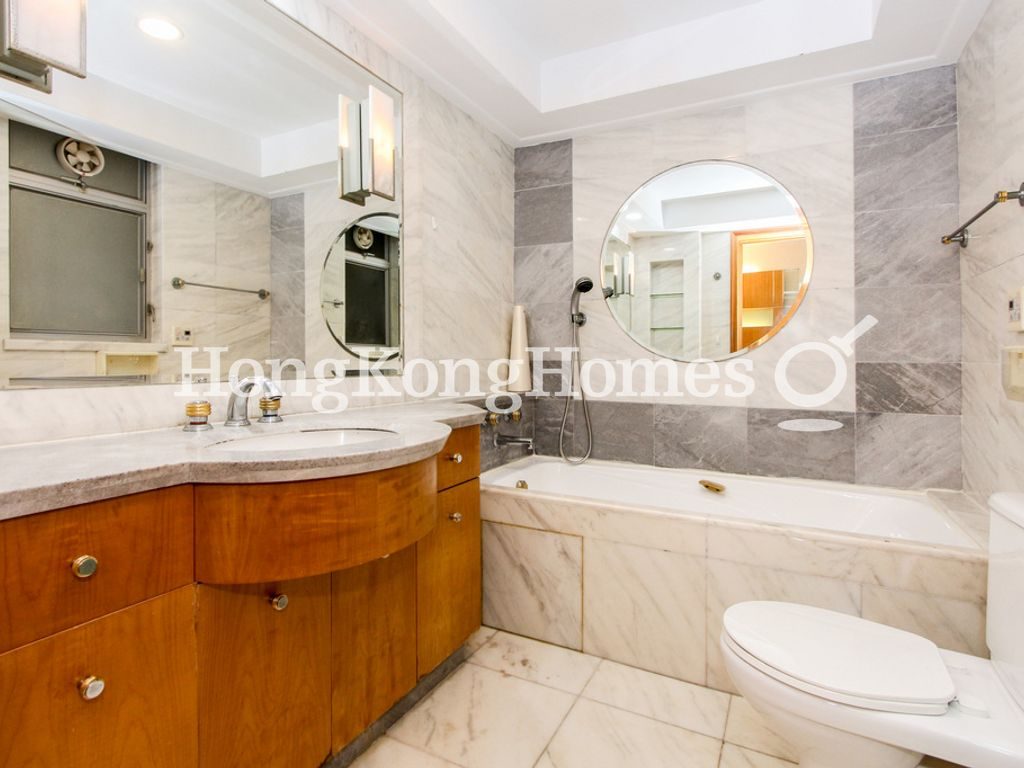 Master Bathroom — The Waterfront - Block 01, Tsim Sha Tsui