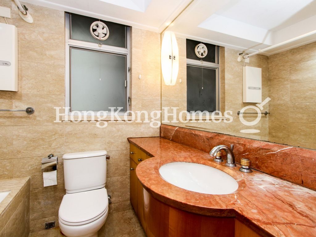 Guest Bathroom — The Waterfront - Block 01, Tsim Sha Tsui