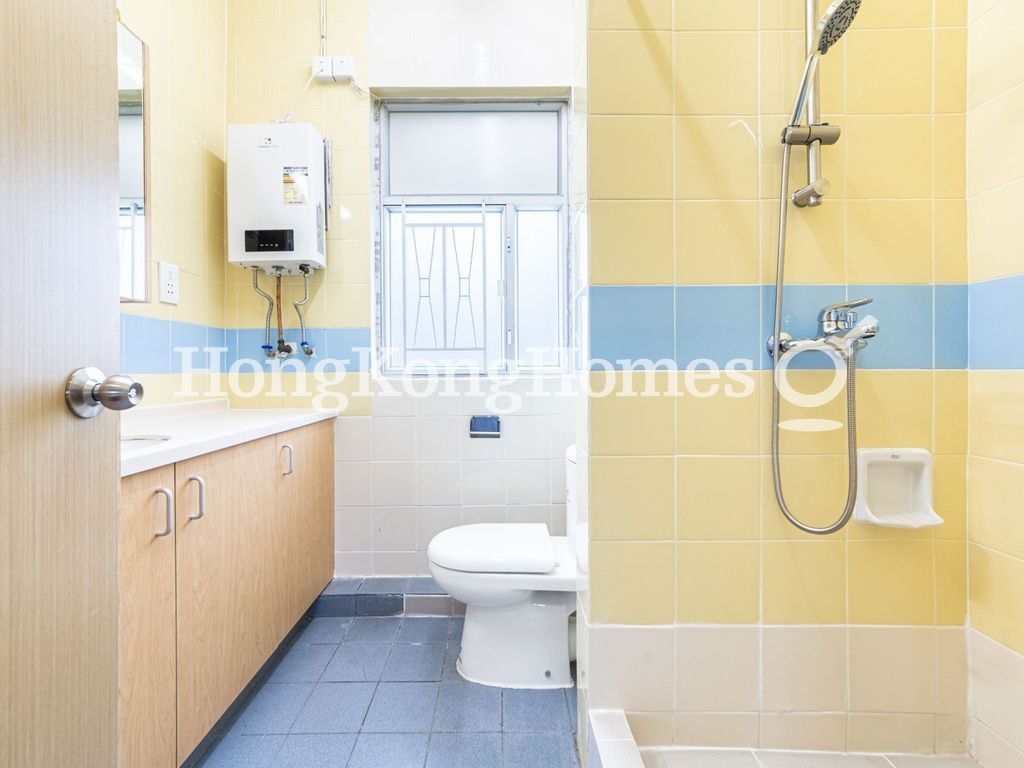 Guest Bathroom — Broadcast Drive, 87-91, Kowloon Tong