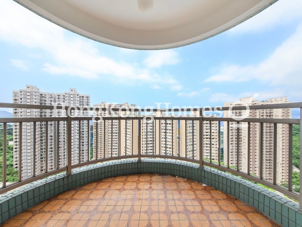 Balcony off Living and Dining Room — 碧瑤灣 - 第22座，薄扶林