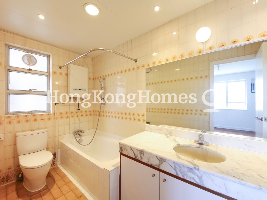 Master Bathroom — 碧瑤灣 - 第22座，薄扶林