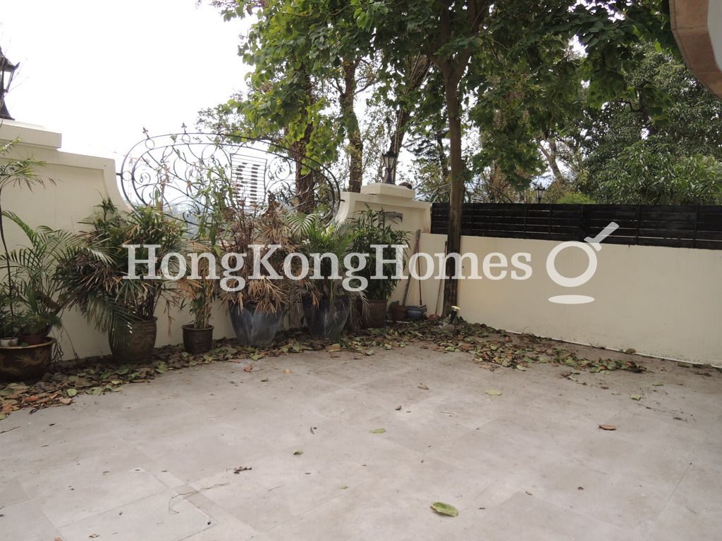 Private Garden off Dining Room — 柏寧頓花園，西貢