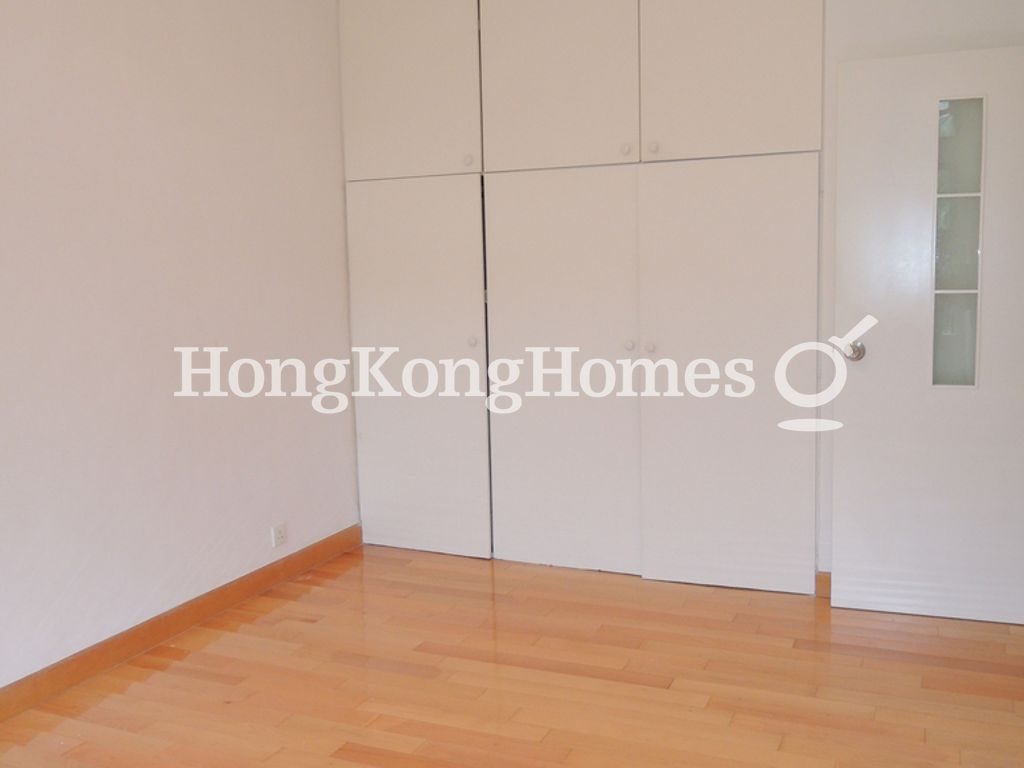 Built-in Wardrobe in Third Bedroom — 愉景灣 1 期 - 碧濤 - 海馬徑 - 第08座，愉景灣