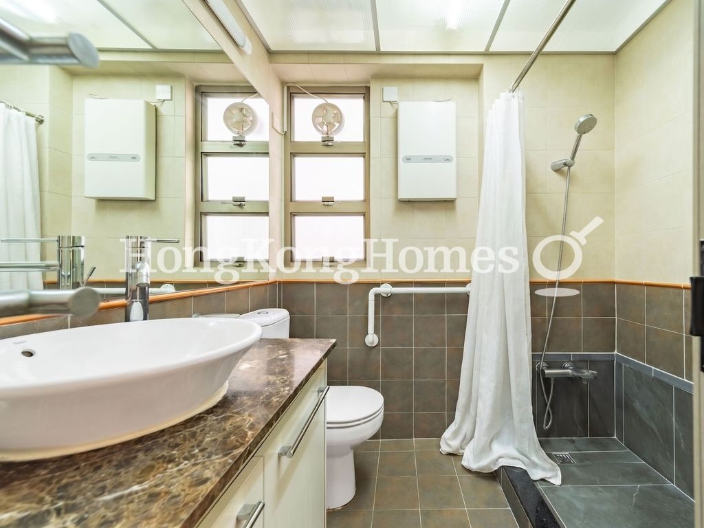 Guest Bathroom — 鳳凰閣 - 第02座，東半山