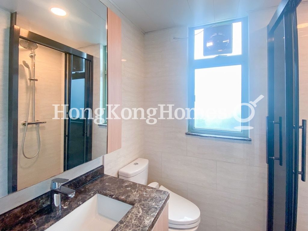 Master Bathroom — 皇朝閣，中半山