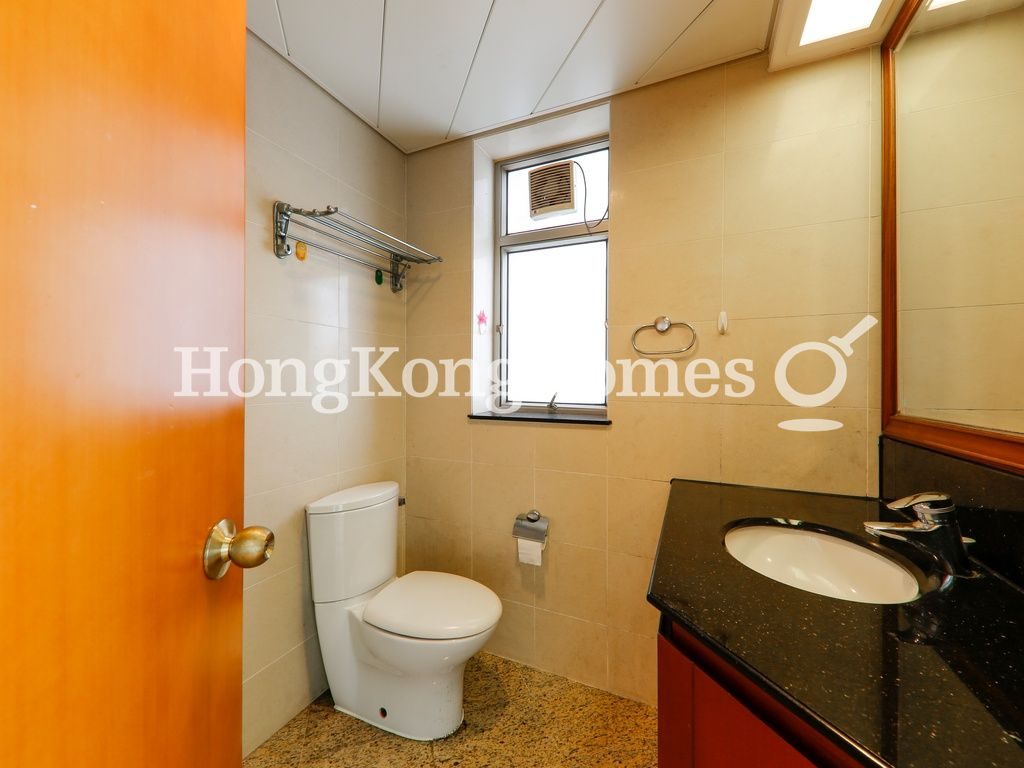 Master Bathroom — 擎天半島 5座，尖沙咀