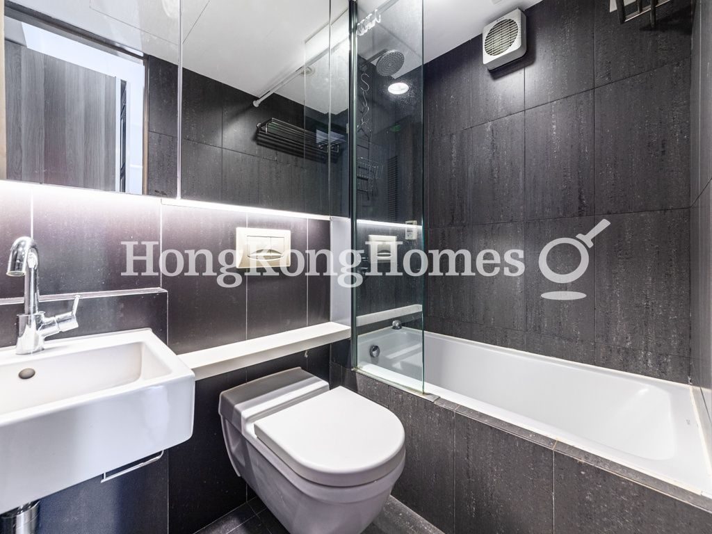 Master Bathroom — 萃峯，灣仔