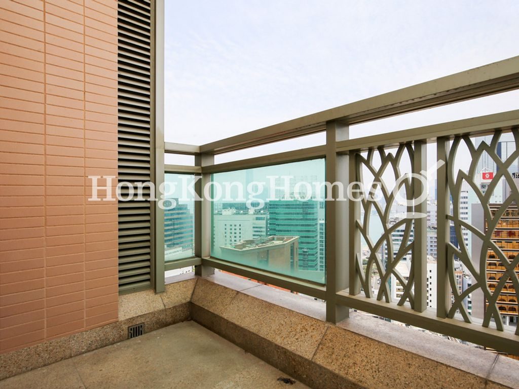 Balcony Off Living and Dining Room — York Place，灣仔