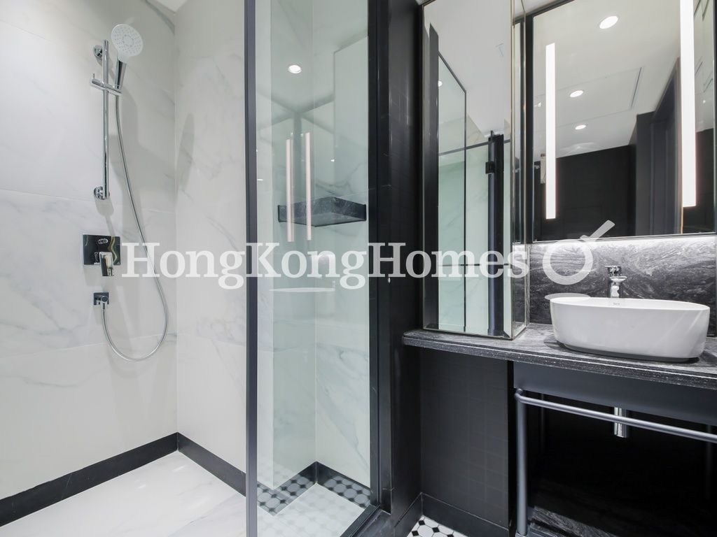 Master Bathroom — The Hayworth by V，銅鑼灣