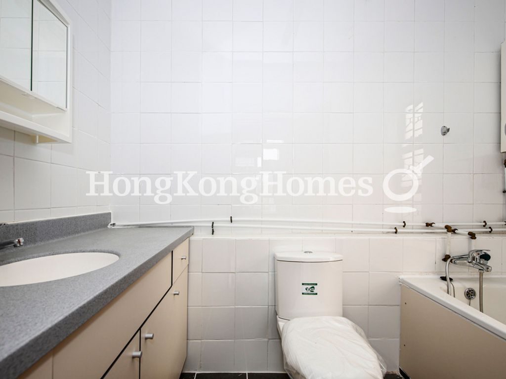 Master Bathroom — 怡翠花園 01座，沙田火炭