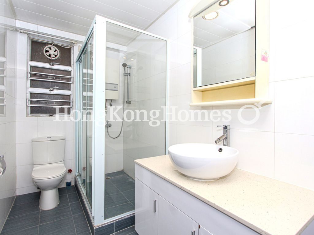 Guest Bathroom — 碧瑤灣 - 第23座，薄扶林
