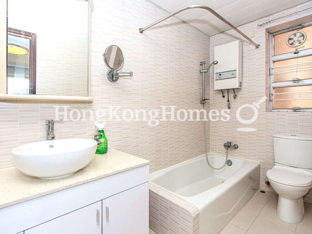 Master Bathroom — 碧瑤灣 - 第23座，薄扶林