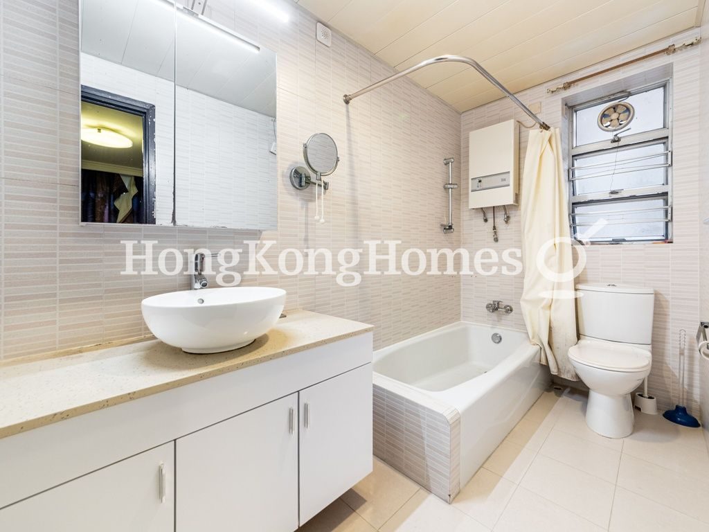 Master Bathroom — 碧瑤灣 - 第23座，薄扶林