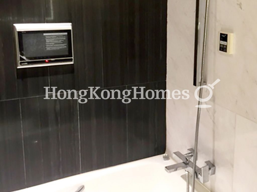 Master Bathroom — CentrePoint, Central