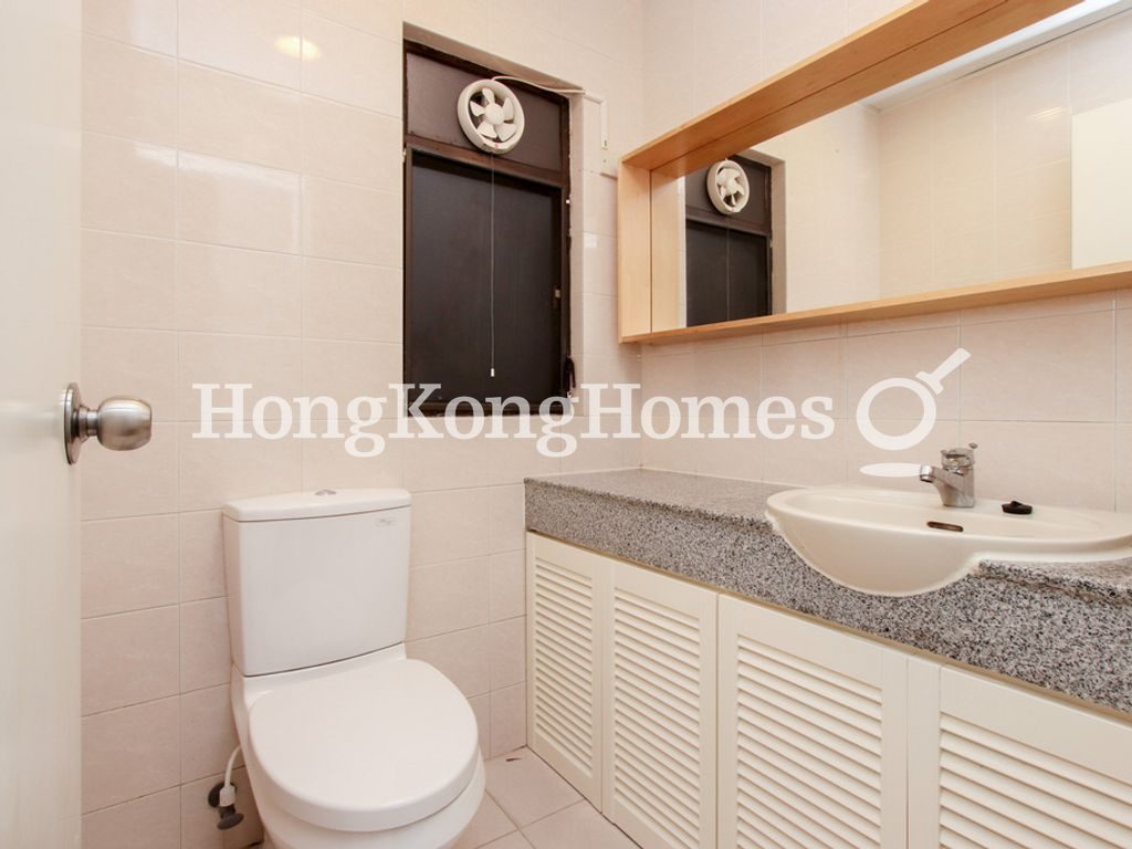 Guest Bathroom — 清水灣道，清水灣