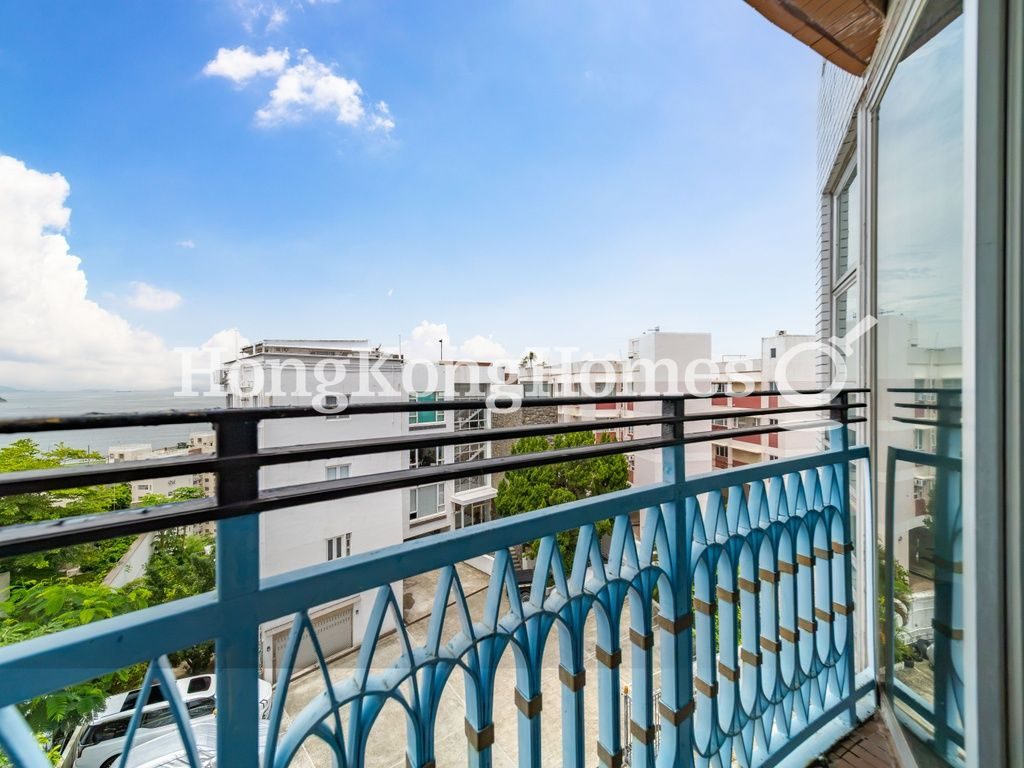 Balcony off Living and Dining Room — 帝鑾閣，薄扶林